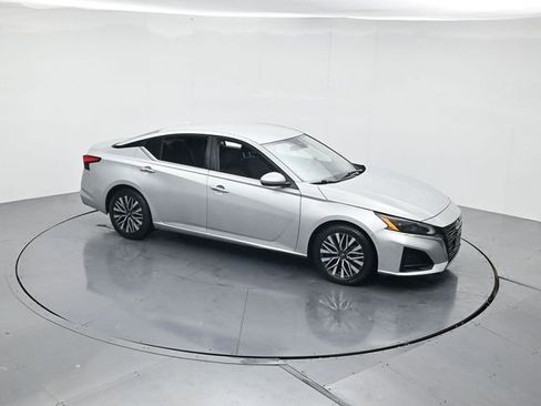 Used 2023 Nissan Altima 2.5 SV image 40