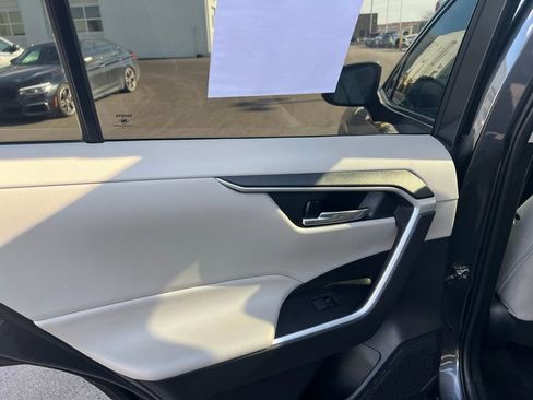 Certified 2021 Toyota RAV4 XLE w/ Convenience Package image 33