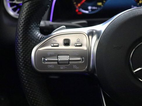 Used 2023 Mercedes-Benz GLB 250 4MATIC image 4