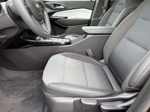 Used 2024 Chevrolet Trax LT FWD image 14
