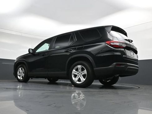 Used 2023 Honda Pilot LX image 33