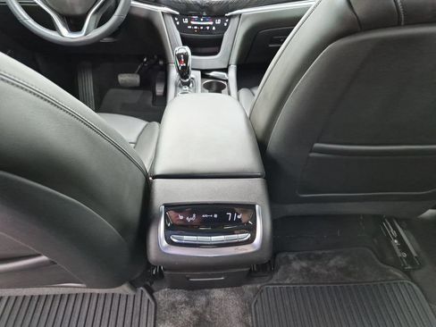 Used 2020 Cadillac XT6 Premium Luxury FWD image 34