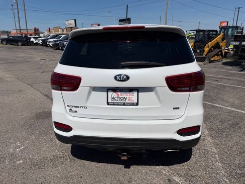 Used 2019 Kia Sorento AWD image 4