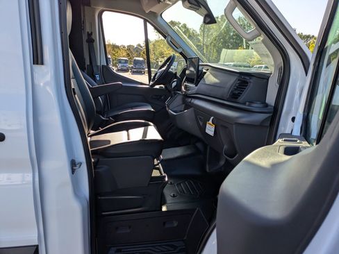 New 2026 Ford Transit 250 148 Medium Roof RWD image 30