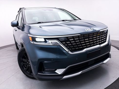 Used 2022 Kia Carnival SX image 3