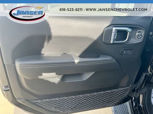 Used 2023 Jeep Wrangler Sahara w/ Cold Weather Group image 21