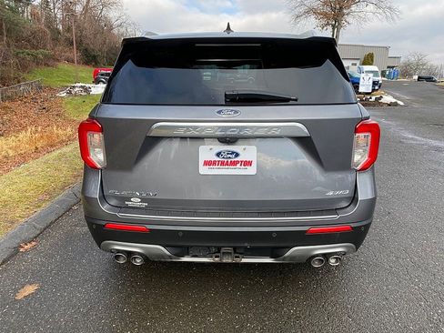 Certified 2021 Ford Explorer Platinum w/ Equipment Group 601A image 8