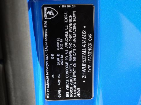 Used 2020 Lamborghini Huracan EVO image 24