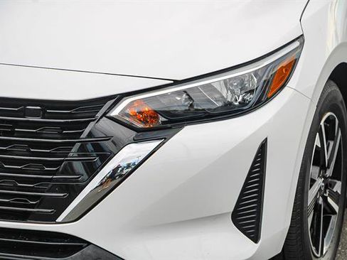 Used 2024 Nissan Sentra SV image 8