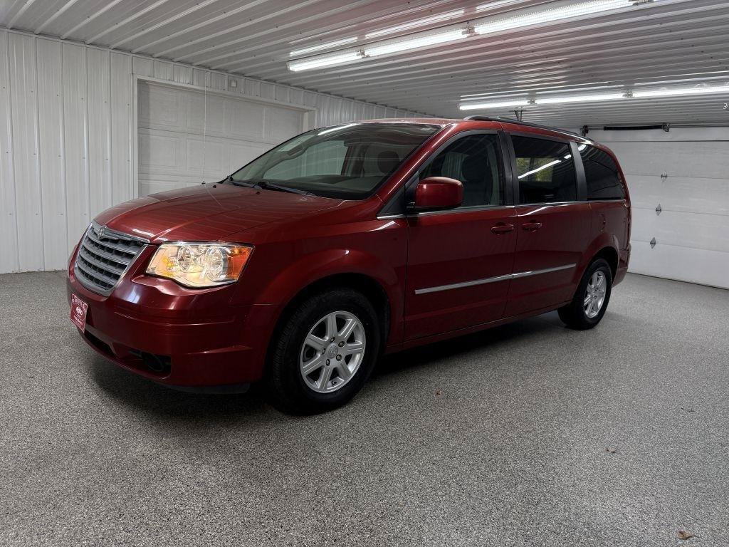 Used 2010 Chrysler Town & Country Touring FWD image 3