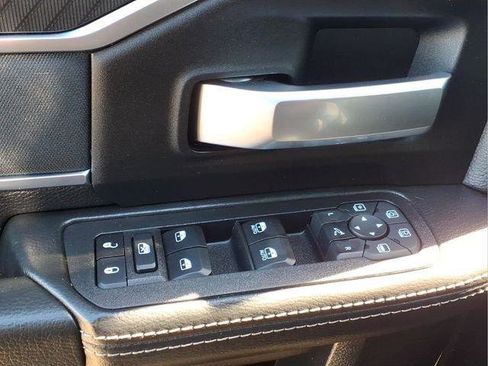 Used 2025 RAM 2500 Big Horn AWD/4WD image 18