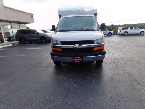 Used 2008 Chevrolet Express 3500 image 3
