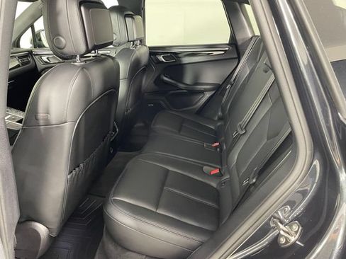 Used 2020 Porsche Macan AWD/4WD image 19