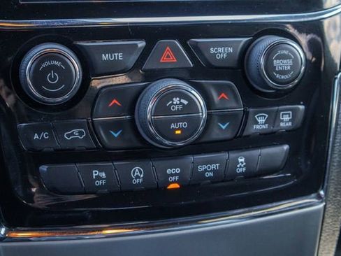 Used 2021 Jeep Grand Cherokee Limited AWD/4WD image 26
