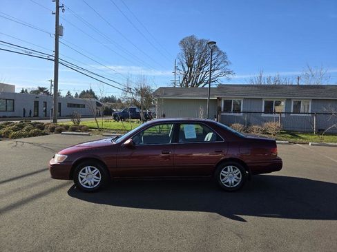 Used 2001 Toyota Camry CE image 8