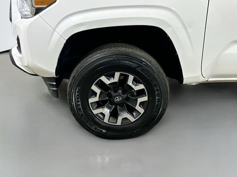 Used 2023 Toyota Tacoma SR5 RWD image 8