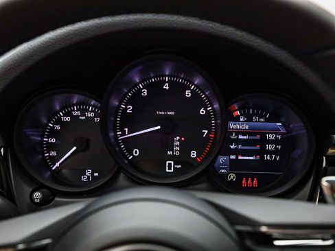 Certified 2026 Porsche Macan AWD/4WD image 11