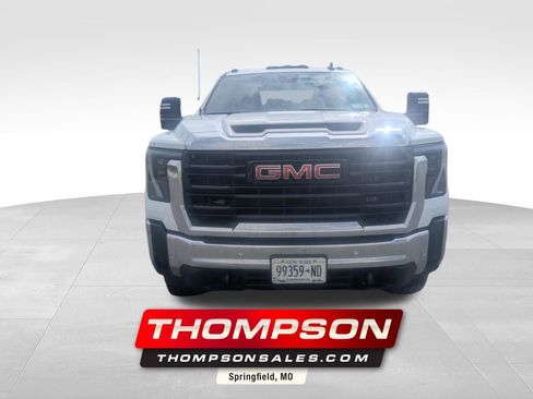 Used 2025 GMC Sierra 3500 Pro w/ 1SA Pro Safety Plus Package AWD/4WD image 1