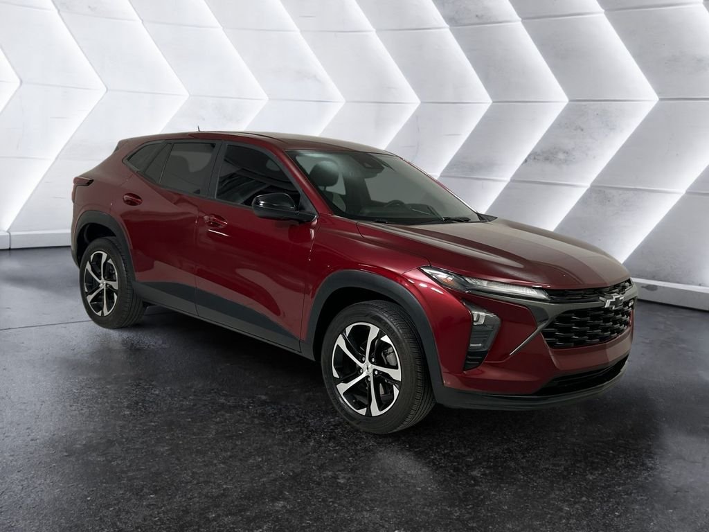 Used 2024 Chevrolet Trax RS FWD image 1