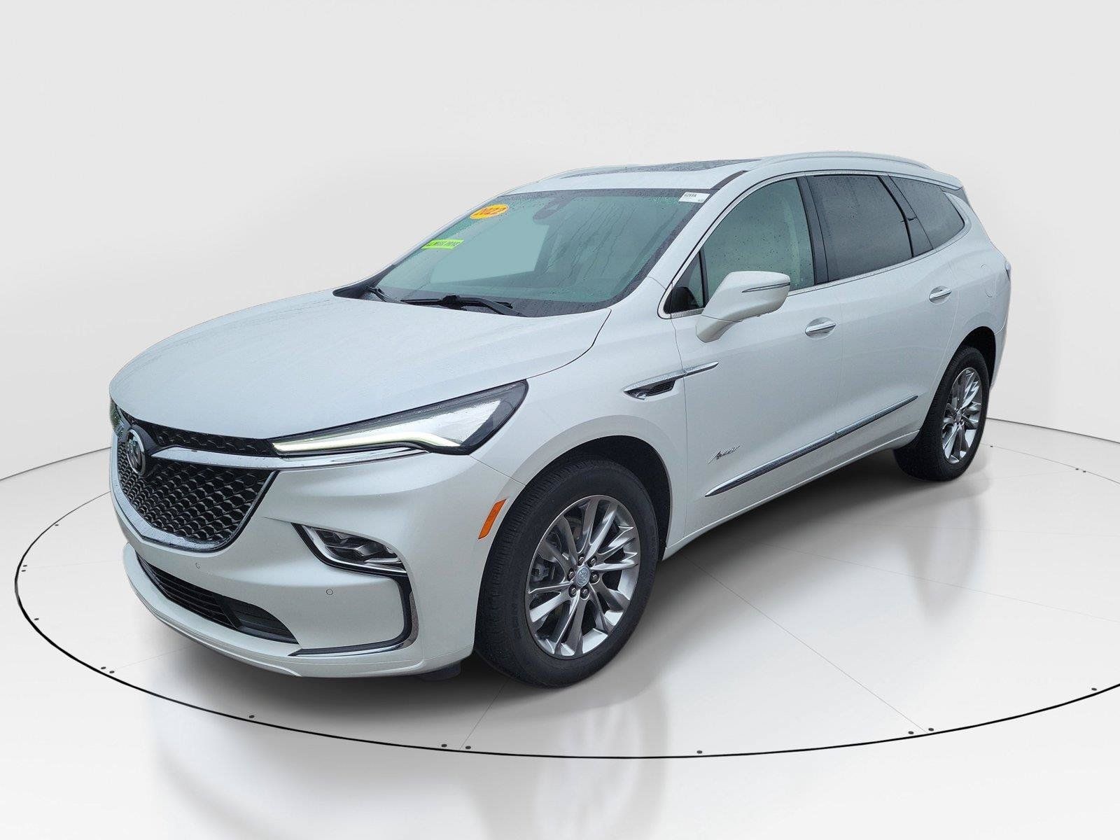 Used 2022 Buick Enclave Avenir w/ Avenir Technology Package AWD/4WD image 2