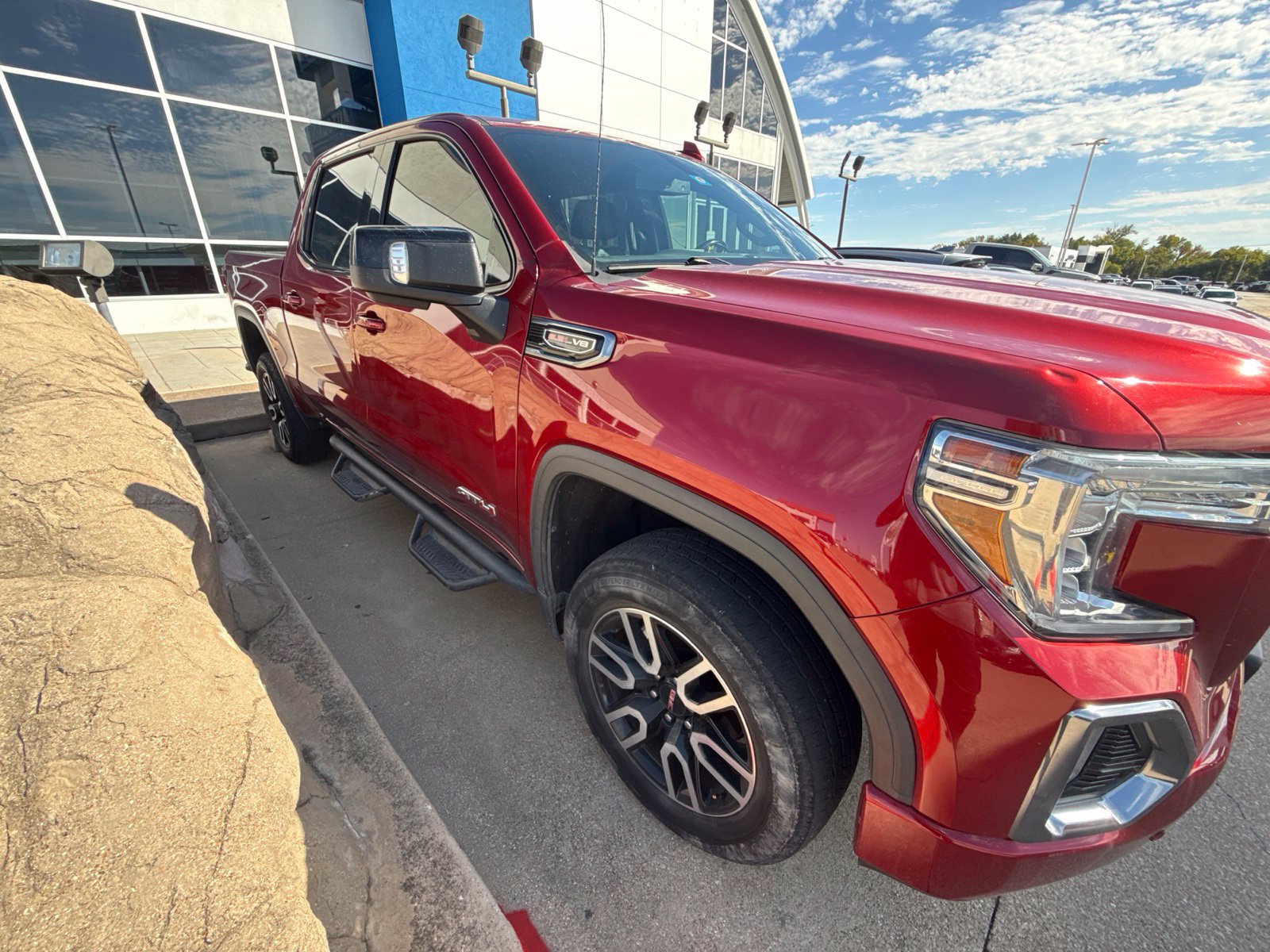 Used 2021 GMC Sierra 1500 AT4 w/ Driver Alert Package I AWD/4WD image 4