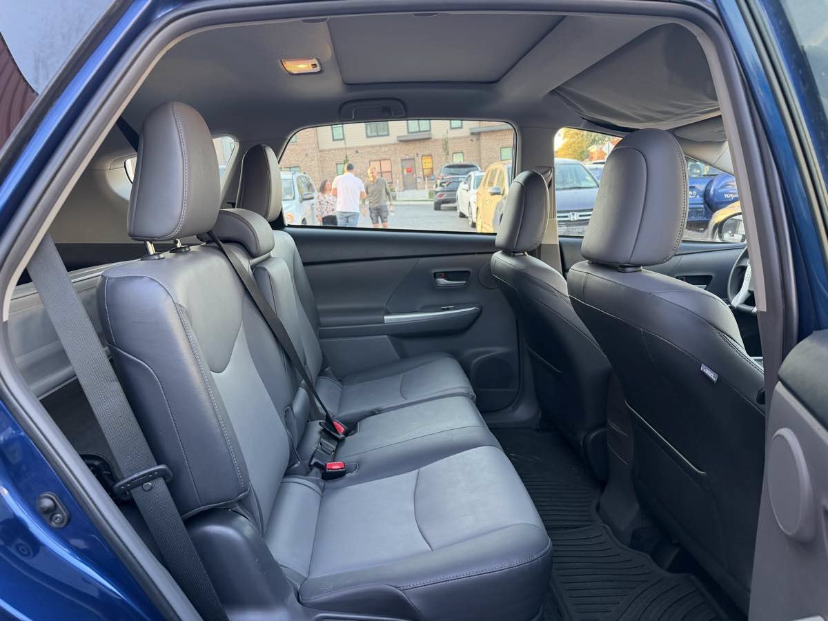 Used 2012 Toyota Prius V Five FWD image 11