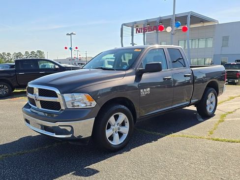 Used 2024 RAM 1500 Classic SLT AWD/4WD image 7