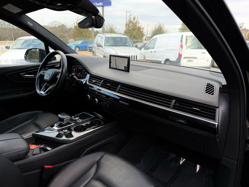 Used 2019 Audi Q7 3.0T Premium Plus w/ Premium Plus Package AWD/4WD image 32