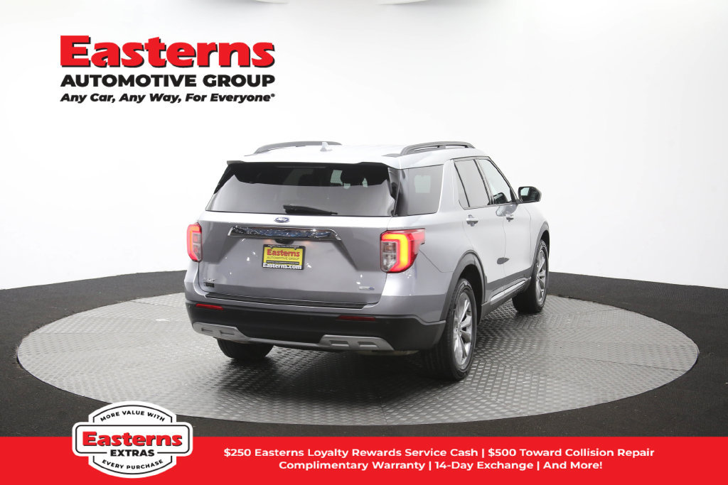 Used 2020 Ford Explorer XLT w/ Equipment Group 202A AWD/4WD image 40