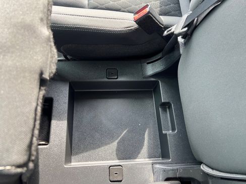 Used 2017 Nissan Titan SV image 13