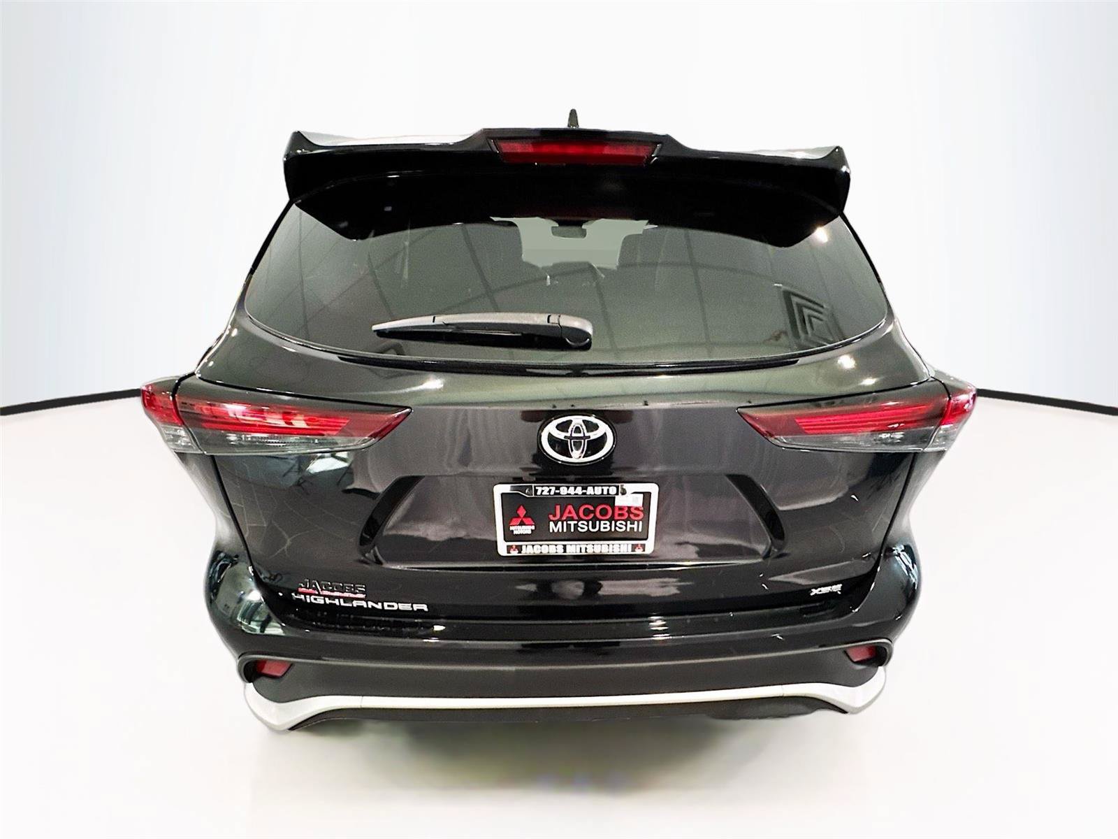 Used 2024 Toyota Highlander XSE FWD image 29