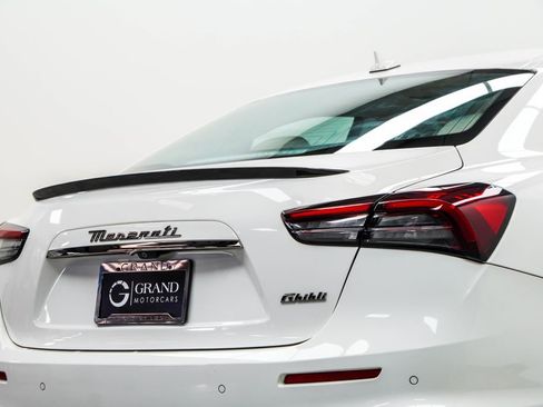 Used 2022 Maserati Ghibli Modena RWD image 13