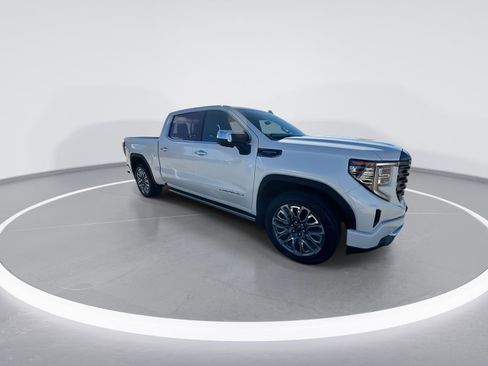 Used 2024 GMC Sierra 1500 Denali Ultimate image 2