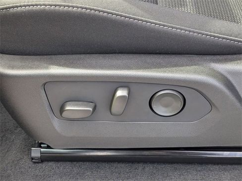 New 2026 GMC Canyon Elevation w/ Convenience Package image 15