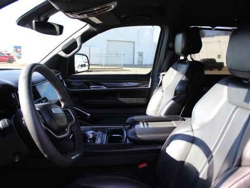 Used 2022 Jeep Wagoneer Series III w/ Convenience Group I image 17