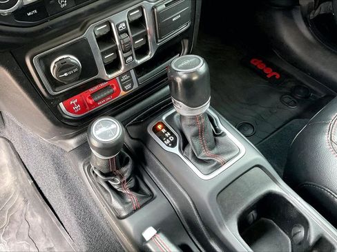 Certified 2020 Jeep Gladiator Rubicon w/ Dual Top Group image 32