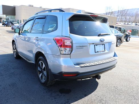 Used 2017 Subaru Forester 2.5i Premium w/ All-Weather Package image 5