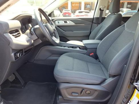 Certified 2025 Ford Explorer Active AWD/4WD image 13