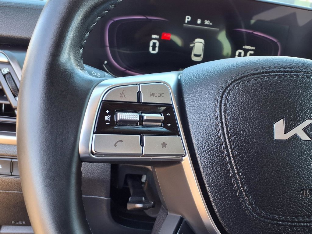 Certified 2024 Kia Telluride LX FWD image 25