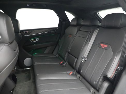 Certified 2021 Bentley Bentayga image 25