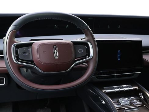 New 2026 Lincoln Nautilus Black Label w/ Jet Appearance Package image 12