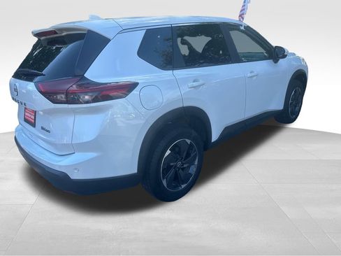 Used 2024 Nissan Rogue SV AWD/4WD image 30