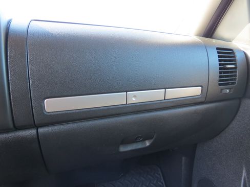 Used 2011 Chevrolet Silverado 1500 LT w/ Regional Value Package image 22