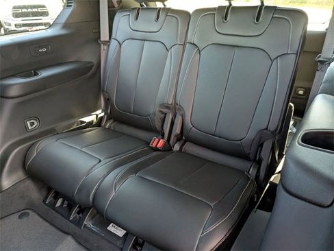 New 2025 Jeep Grand Cherokee L Limited image 30