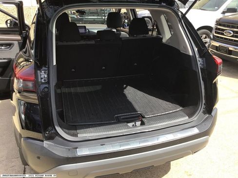 Used 2021 Nissan Rogue SV image 14