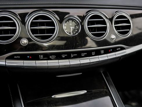 Used 2019 Mercedes-Benz S 560 4MATIC Sedan image 37