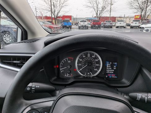 Used 2022 Toyota Corolla LE image 17