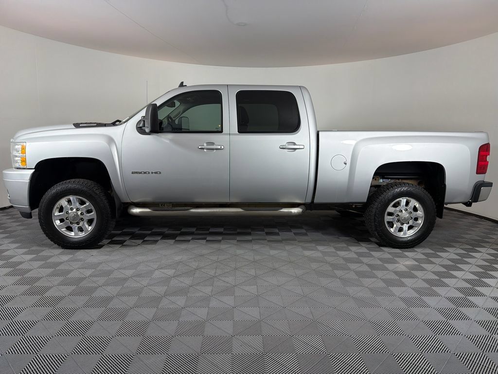 Used 2013 Chevrolet Silverado 2500 LTZ w/ LTZ Plus Package AWD/4WD image 6