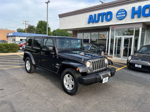 Used 2014 Jeep Wrangler Unlimited Sport AWD/4WD image 3