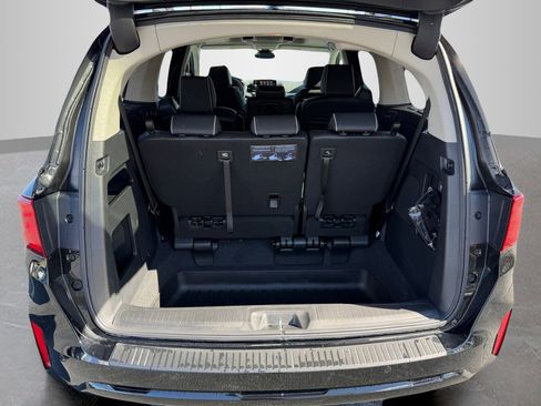 New 2026 Honda Odyssey Touring image 8